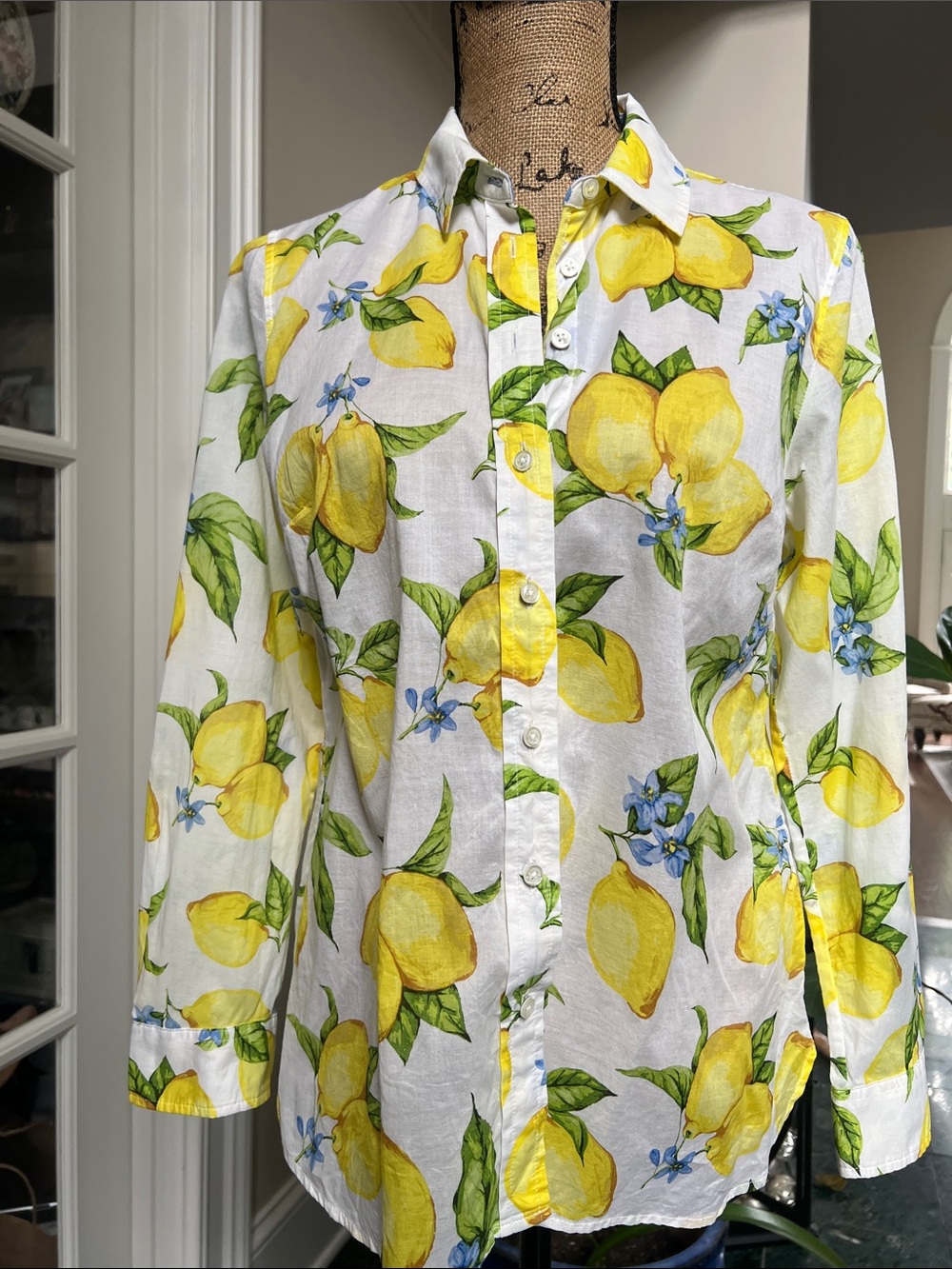 Talbots Sz MP White Cotton Lemon-Print Button-Up Top Fruit Summer Travel Preppy